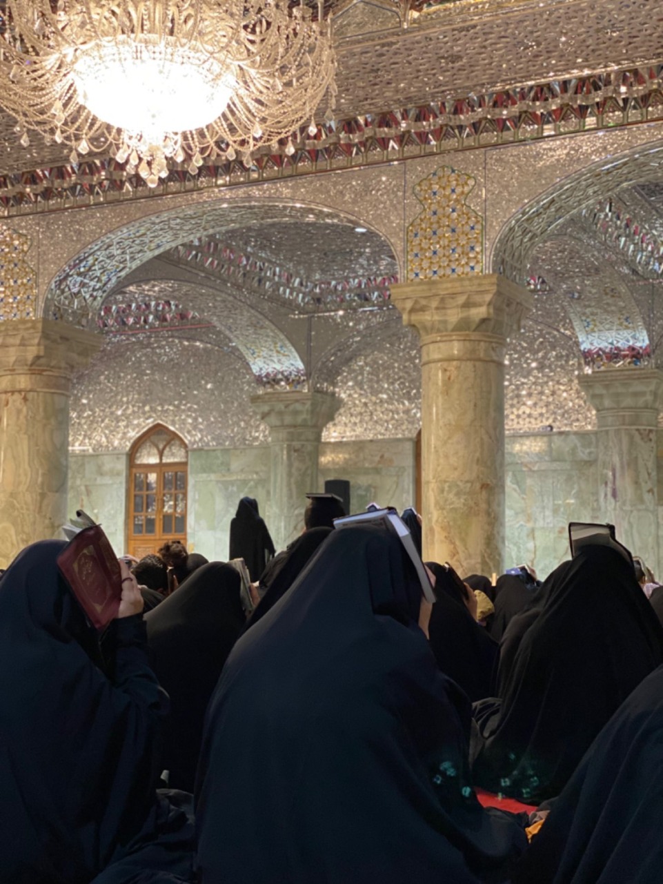 اعزام خانواده شهدا و ایثارگران استان تهران فروردین 1402